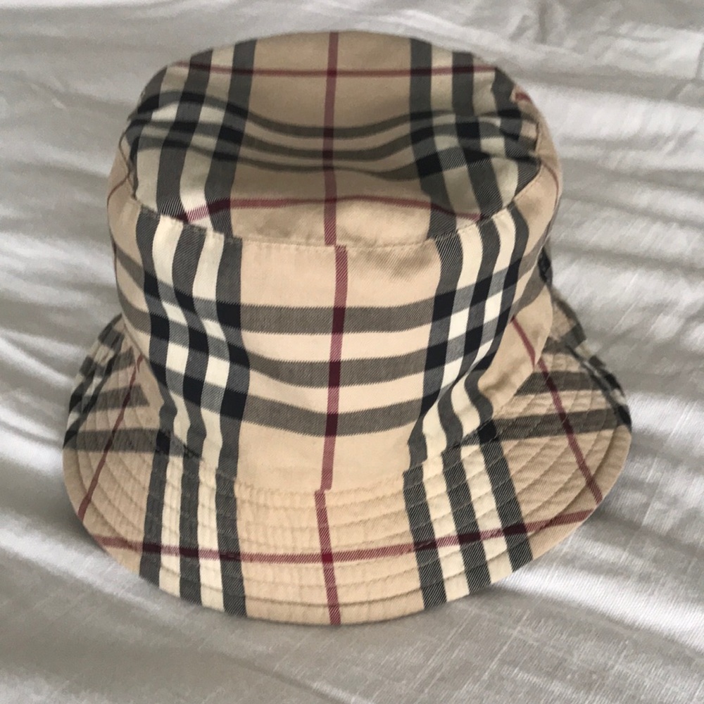 Women’s Burberry canvas bucket hat